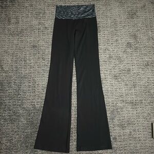 Lululemon Groove pants black size 4
